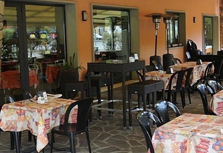 Arlecchino Hotel คาสเทลซานเปียโตรแตร์เม ภายนอก รูปภาพ